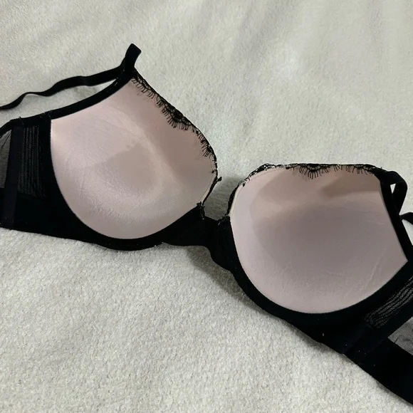 Victoria’s Secret lace black push up bra - Picture 2 of 3